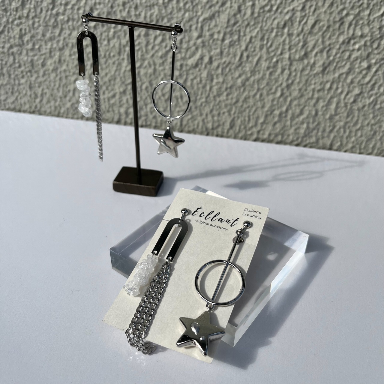 キラキラ星のアシンメトリーピアス / イヤリング / サージカルステンレス