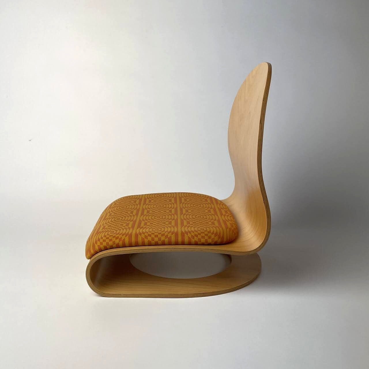 Tatami Chair by Verner Panton (Natural body / Maharam, Optik