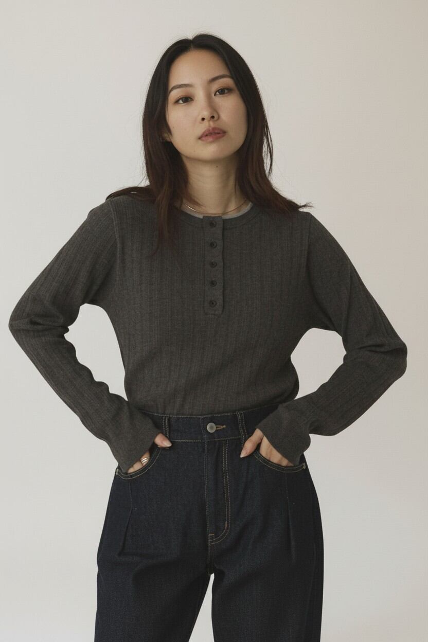 ランダムヘンリーネックニット