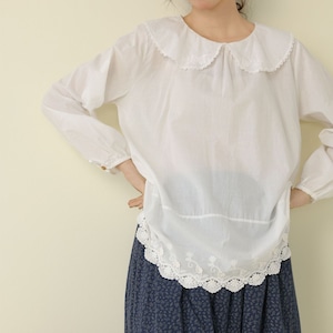 2色／刺繍レース襟ブラウス ・11955