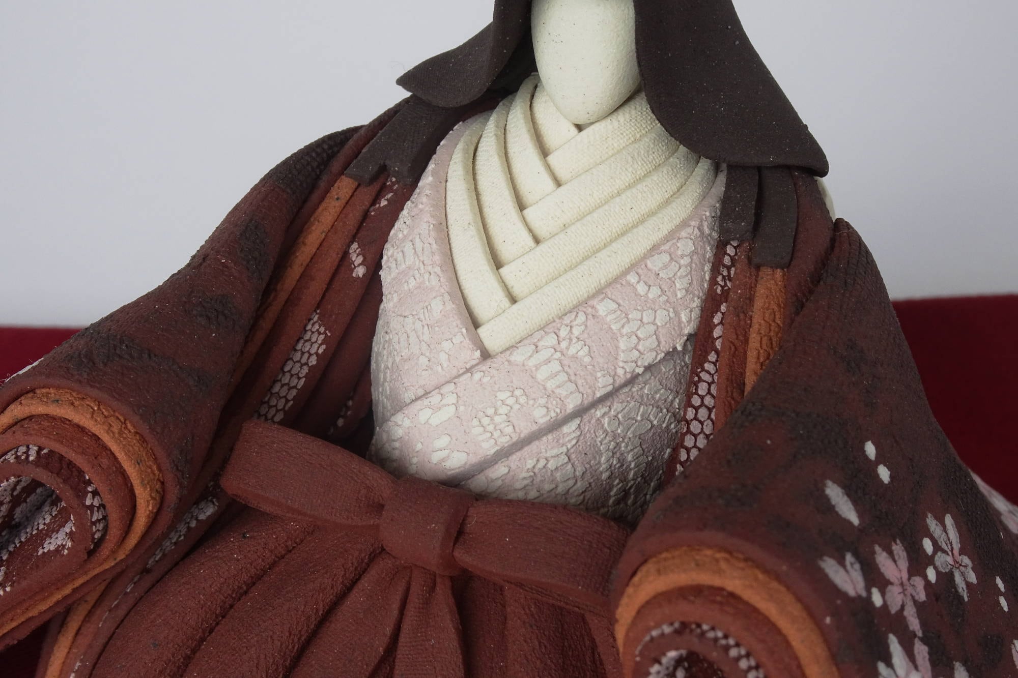 ひな人形(大) 陶雛 澤りか作 (女雛 エンジ、男雛 エンジ) お雛様(敷布