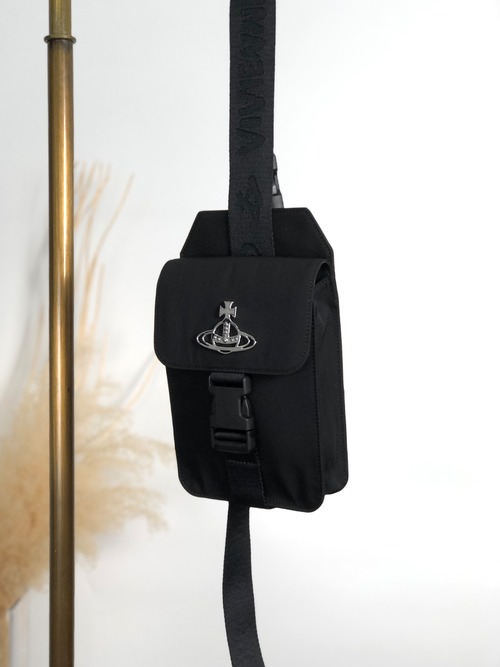 Vivienne Westwood  ヴィヴィアンウエストウッド ショルダーバッグ ブラック フロントバックル ナイロン vintage ヴィンテージ オールド menukg