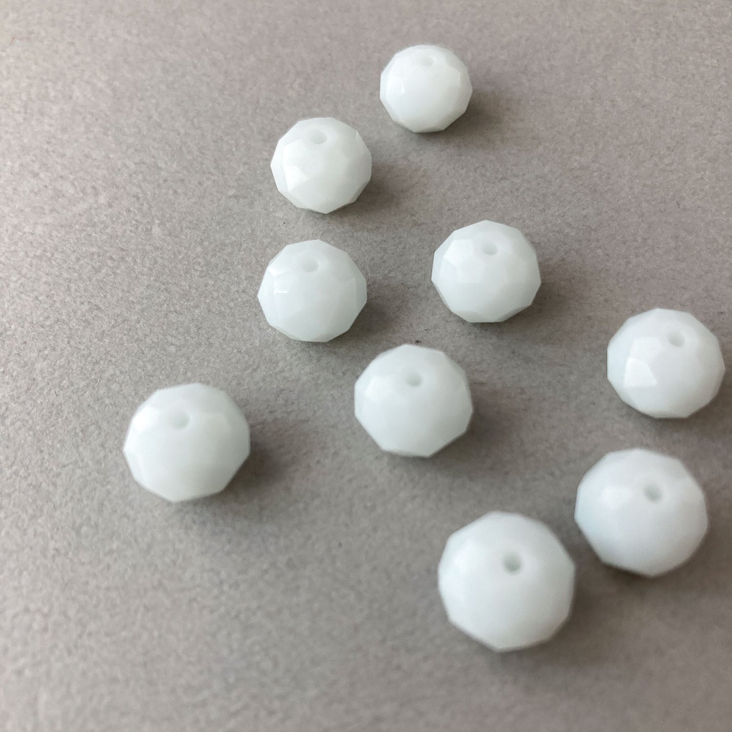 ボタンカット白ビーズMパック（10mm/10p） | Dua-アクセサリーパーツ