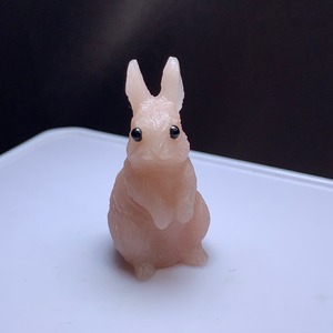 3.ピンクオパールうさぎ・インテリア