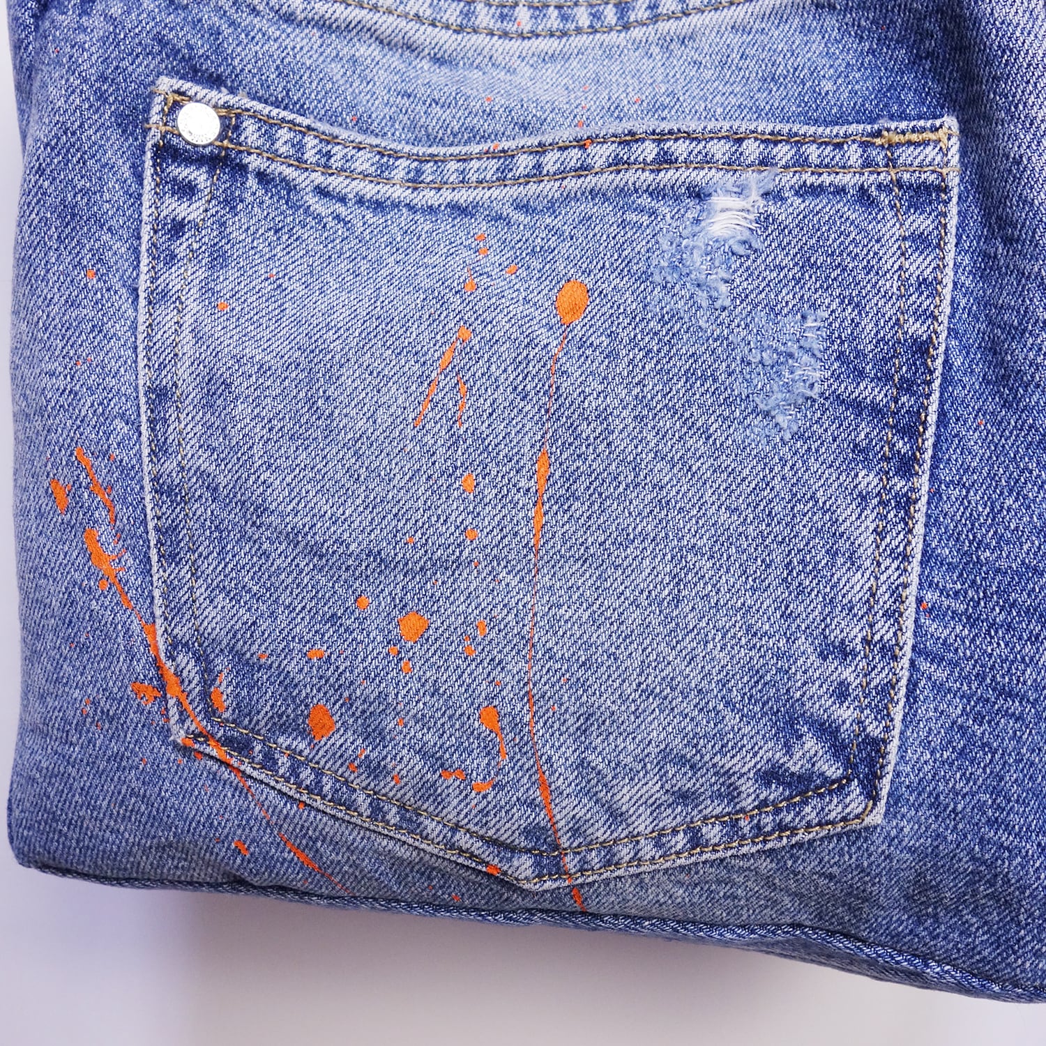デニムベルト再利用＆ペイント加工の一点物ハンドメイドバッグ | DENIMCLUB