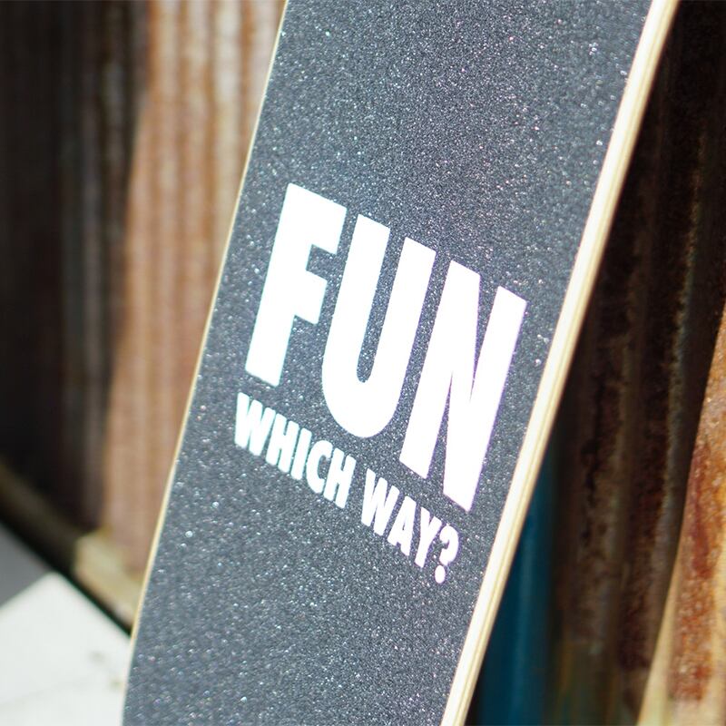 FUN naughty【ノーティ】スケートボード 8.0×31.65 SLASH