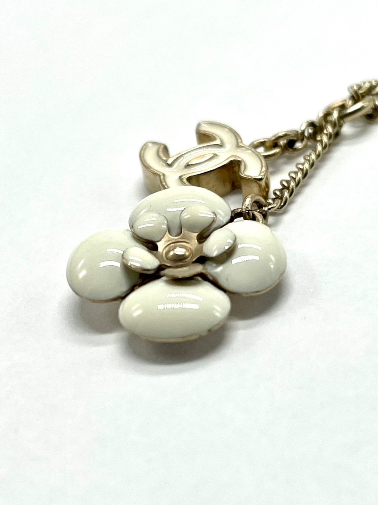 CHANEL 　カメリアネックレス