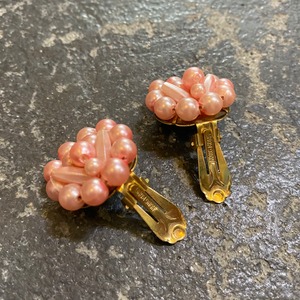 VINTAGE salmon pink beads earrings