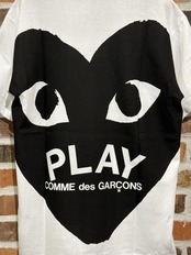 【PLAY COMME des GARCONS】T353 黒ハートバックプリント TEE