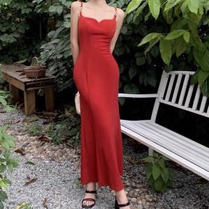 サスペンダースカート レディース スカート ワンピース ドレス ロングスカート ロング 袖なし ノースリーブ 襟なし スリム 細身 スマート スリット かわいい 大人可愛い きれいめ シンプル カジュアル 上品 おしゃれ かっこいい レトロ こなれ感 ラフ ルーズ 個性的 クール モード系 エレガント モダン 主役級 存在感 とろみ感 抜け感 ラブリー キュート 都会的 ベーシック ロマンティック ナチュラル セクシー 夏 パーティー イベント リゾート バカンス モテ S M L XL ブラック レッド