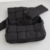 ボッテガヴェネタ パデッド テック カセット ショルダーバッグ ブラック ナイロン