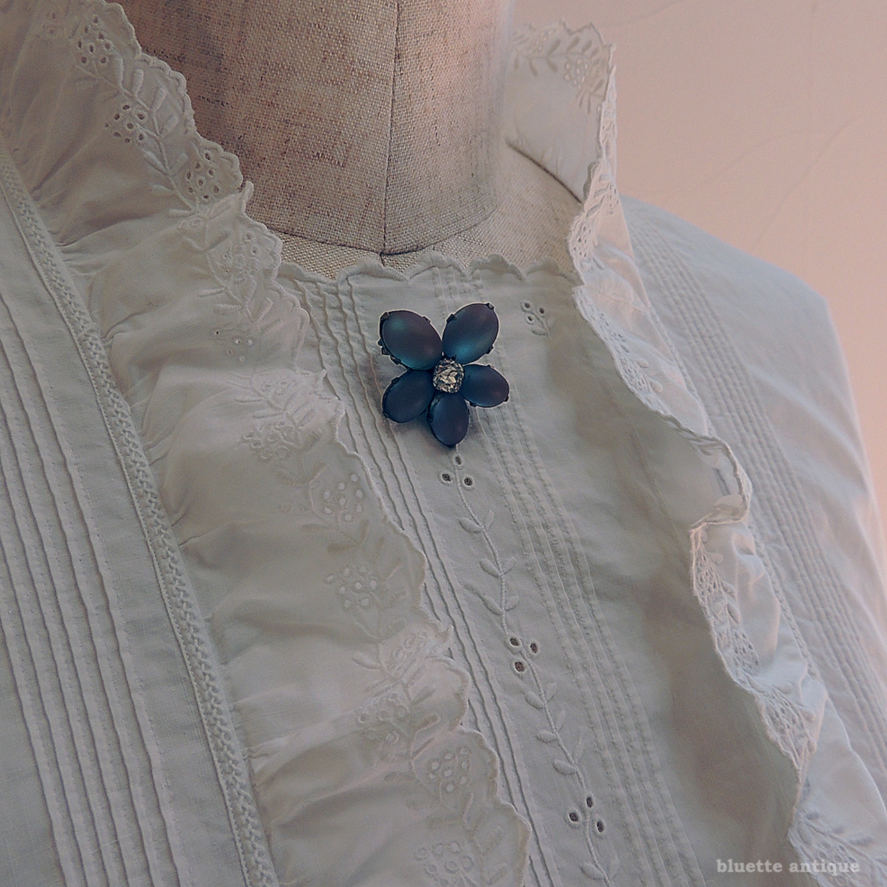 アンティークジュエリー サフィレット すみれ ブローチ【クリア】