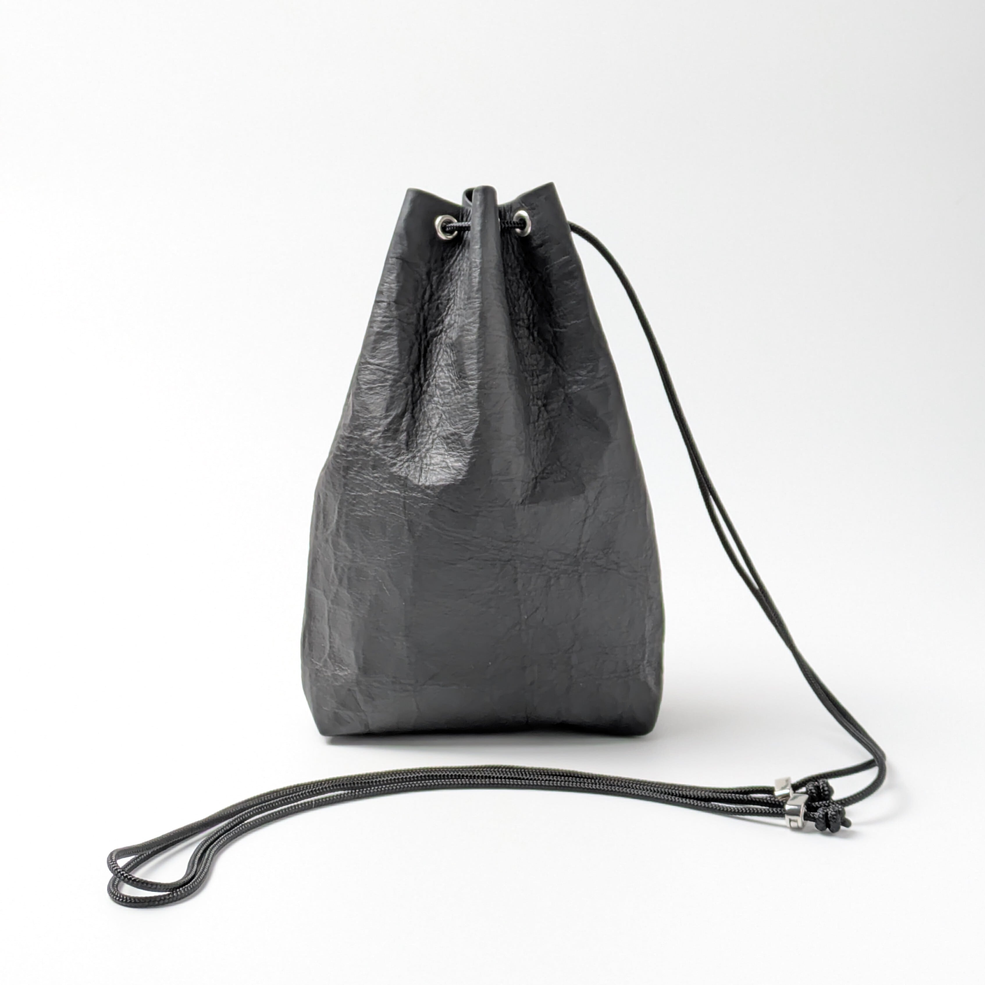 ダイニーマ革巾着ショルダー M black | keel