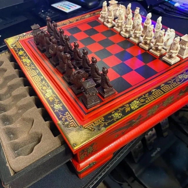 兵馬俑 アンティーク チェス 置物 ディスプレイ ヴィンテージ レトロ調 木製テーブル ボード おしゃれ テーブル インテリア 贈り物 プレゼント