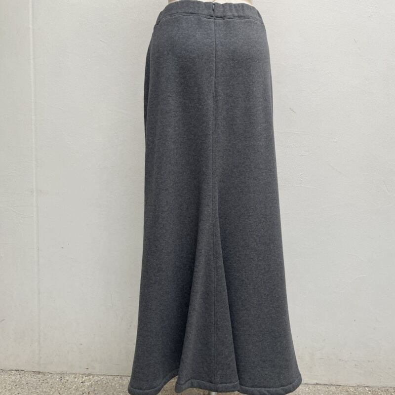 cafune グレー ロングスカート 未使用タグ付き 新品タグ付】CAFUNE リサイクルナイロンギャザースカート/チャコール