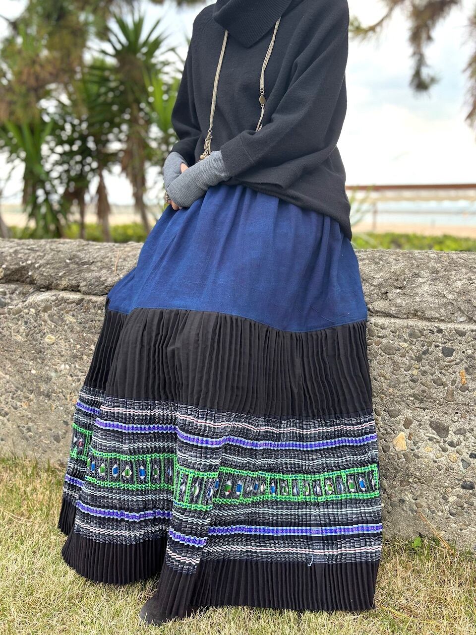 モン族スカート 071 ロング 裾ボリューム 贅沢に巻きスカート1枚使用