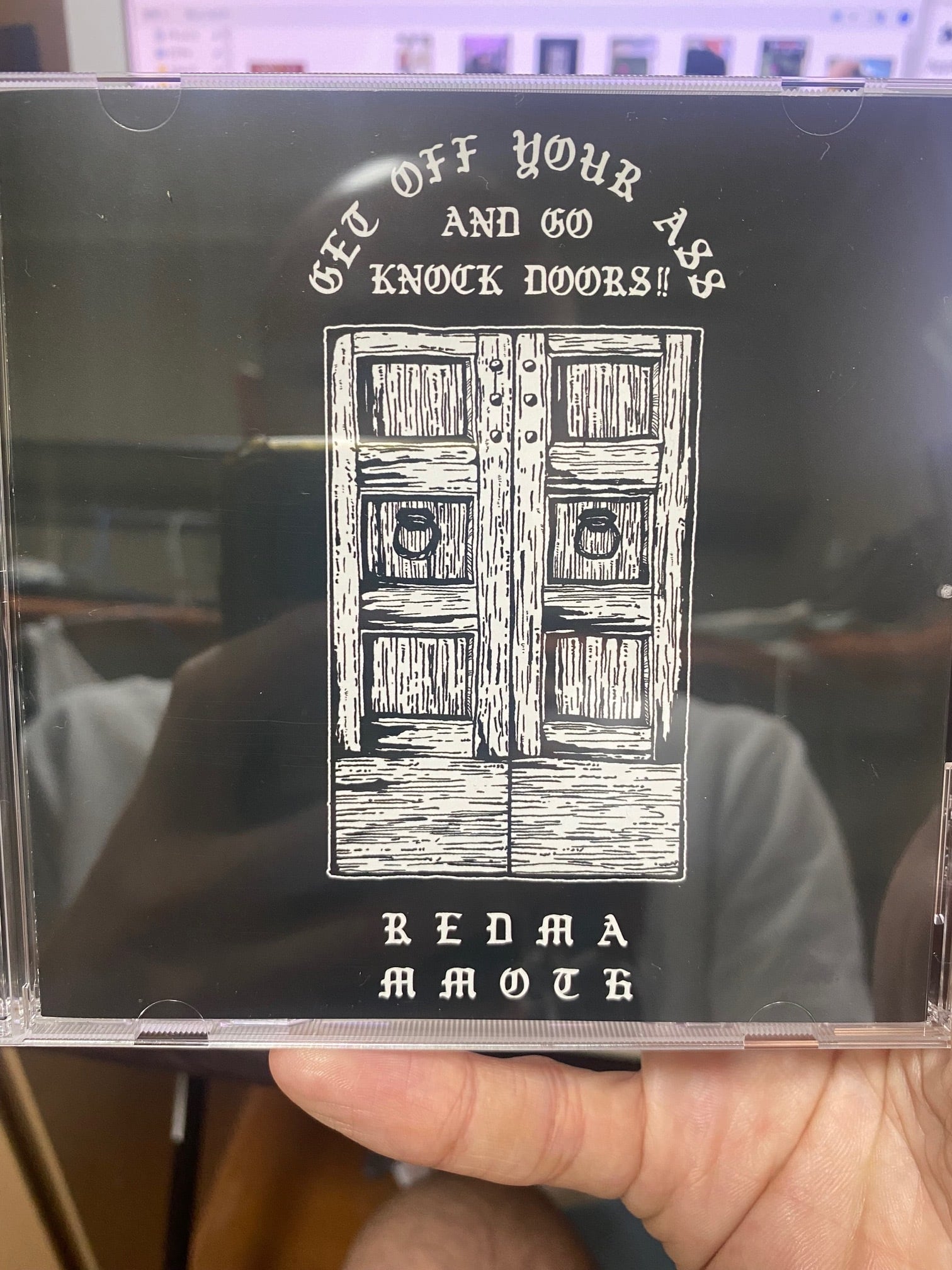 redmammoth 「GET OFF YOUR ASS AND GO KNOCK DOORS!!」 | SPICY SPIKY