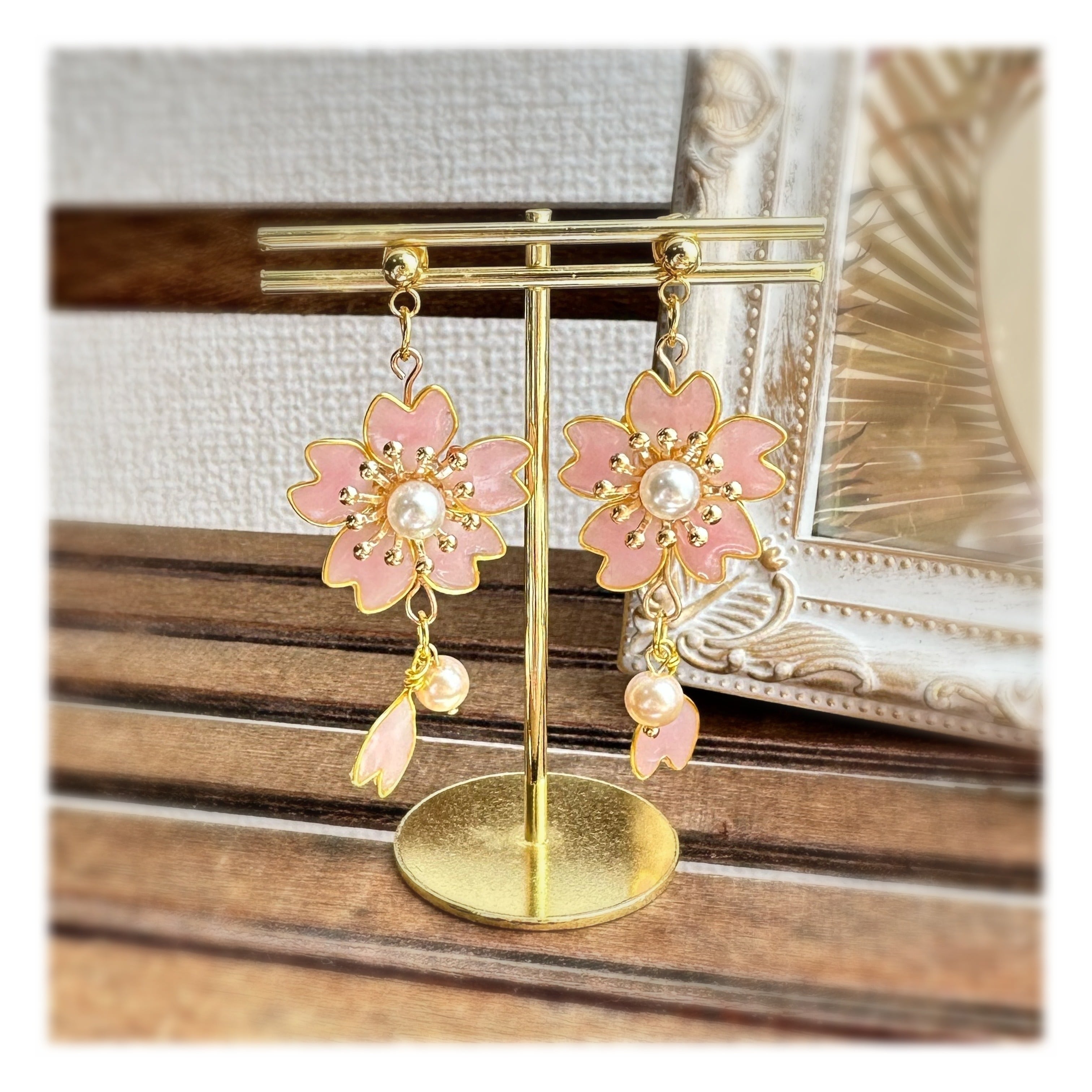 《再販》プリンセスピアス　桜ピンク ぽむる - 淡色の高見えハンドメイドピアス