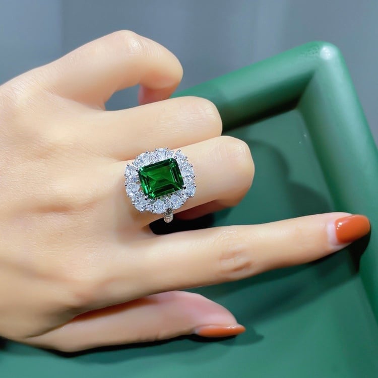 人工エメラルド グリーン 5カラット 高炭素ダイヤモンド キラキラ