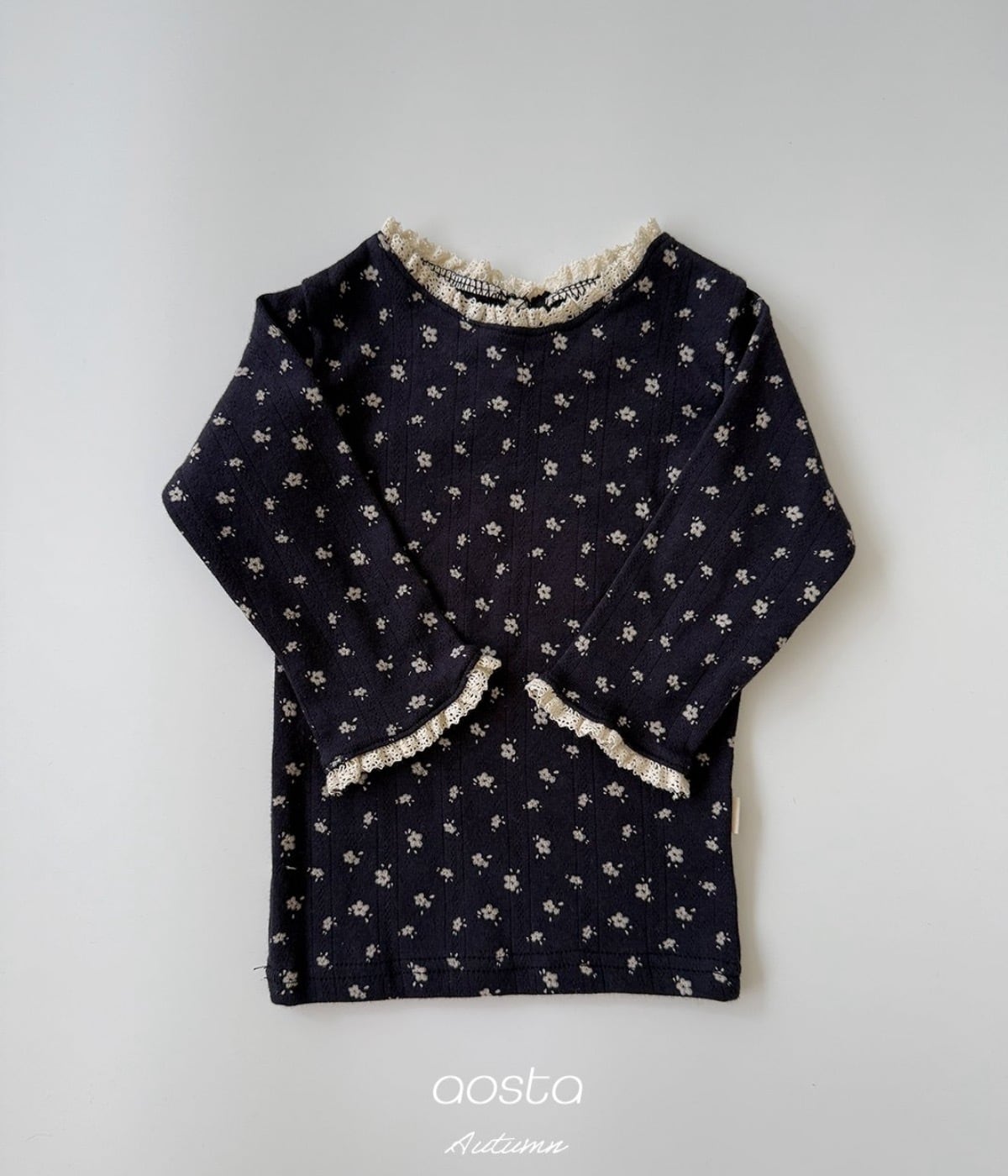 送料無料【予約】/ カメリアTシャツ / aosta