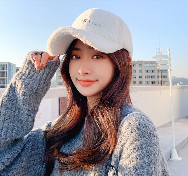 Hat 4color Boa 帽子 小物 キャップ ボア もこもこ ふわふわ ロゴ 刺繍 トレンド 可愛い キュート カジュアル スポーティ メンズライク 男女兼用 ユニセックス おしゃれ シンプル カラー豊富 4色展開 ブラック オフホワイト カーキ ブルー 大人 お出かけ 普段使い デート