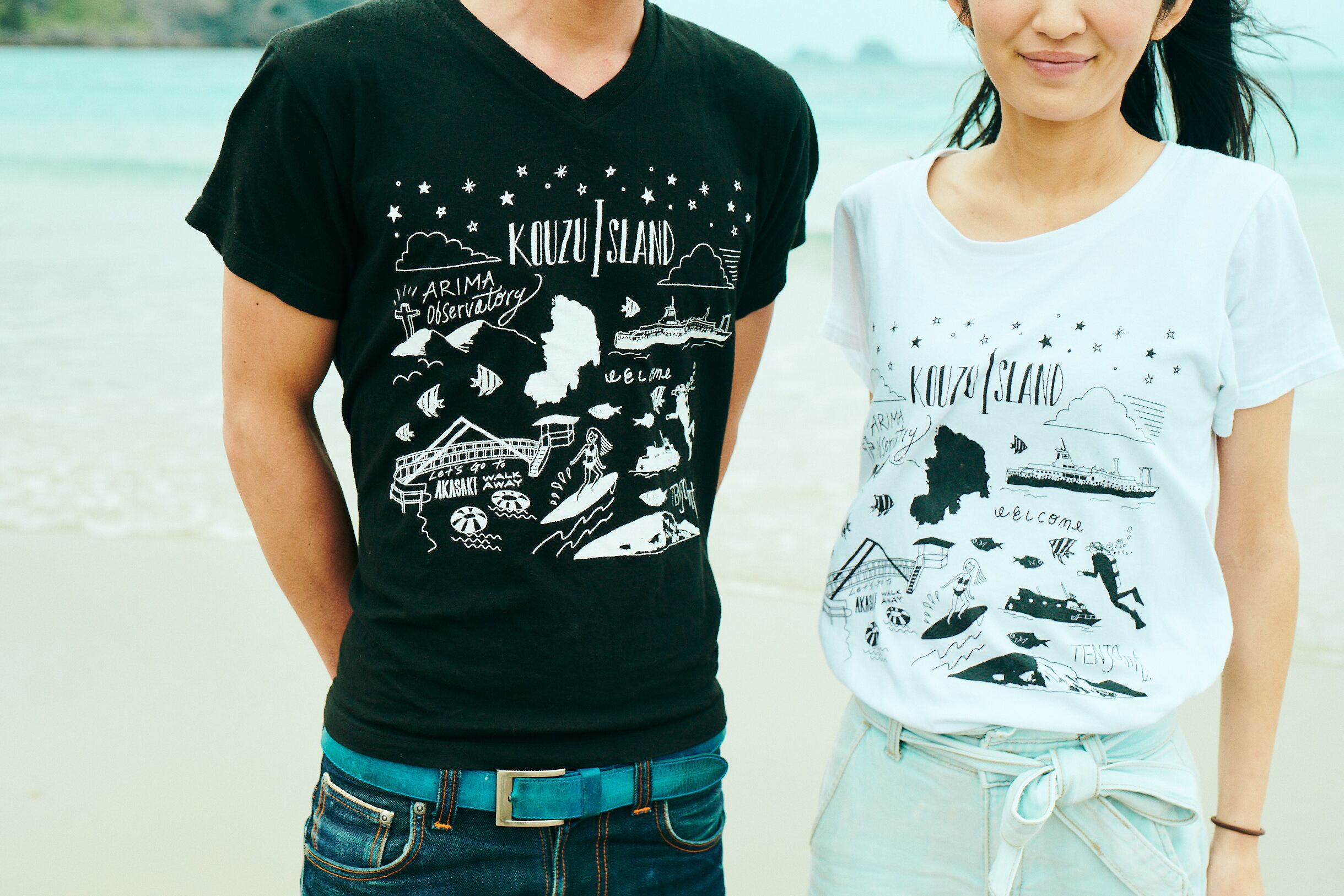 神津島オリジナルTシャツ Vネック・ブラック | FamiliA