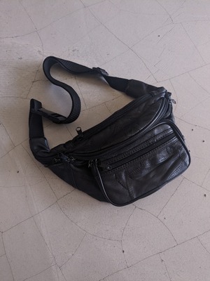 BLACK SHOULDER BAG