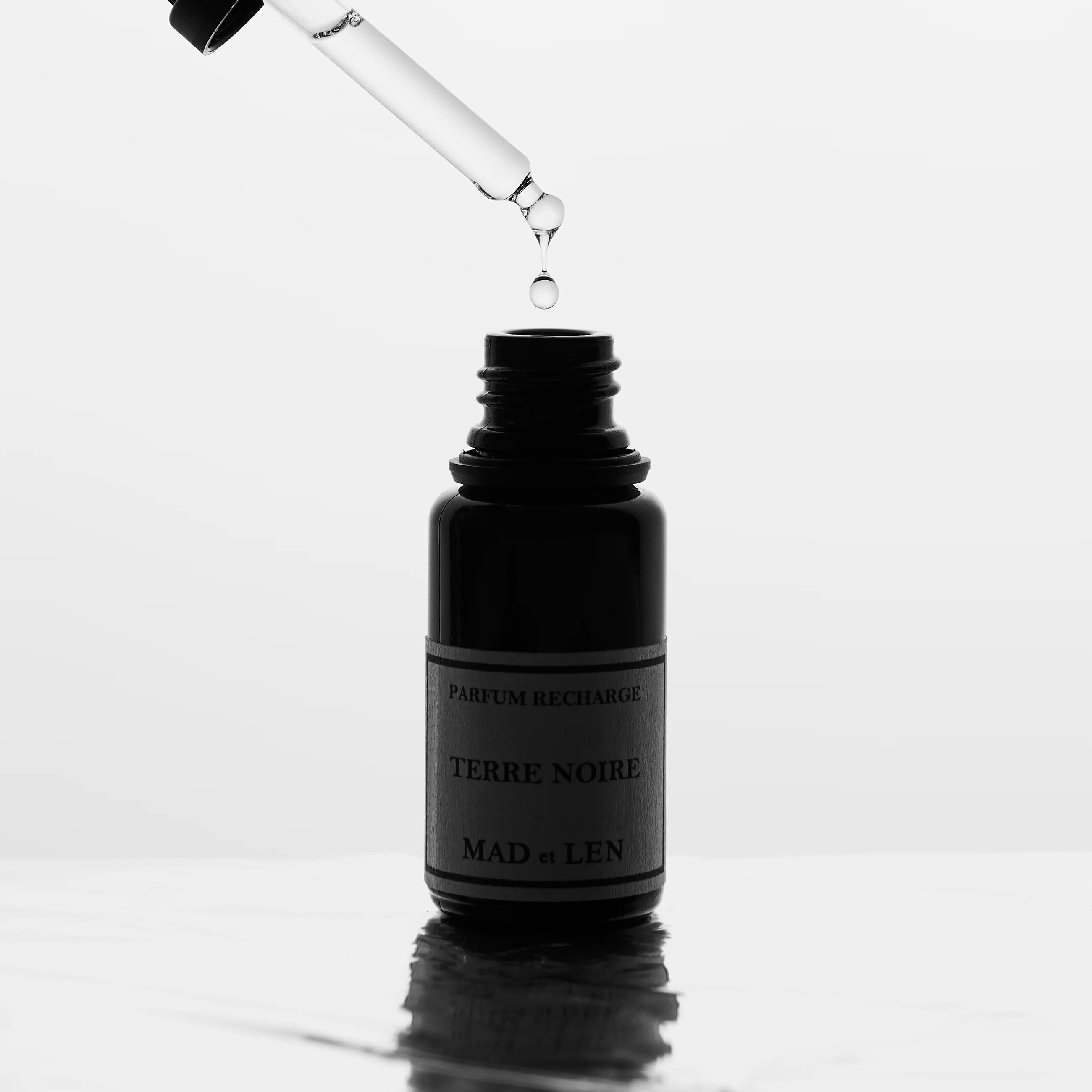 MAD et LEN リチャージオイル 50ml TERRE NOIRE MAD et LEN Terre Noire Eau De Parfum 50 ml | Footshop