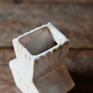 OluNoA / フラワーベース〈 花瓶・花器・一輪挿し・陶器・インテリア・置物 〉