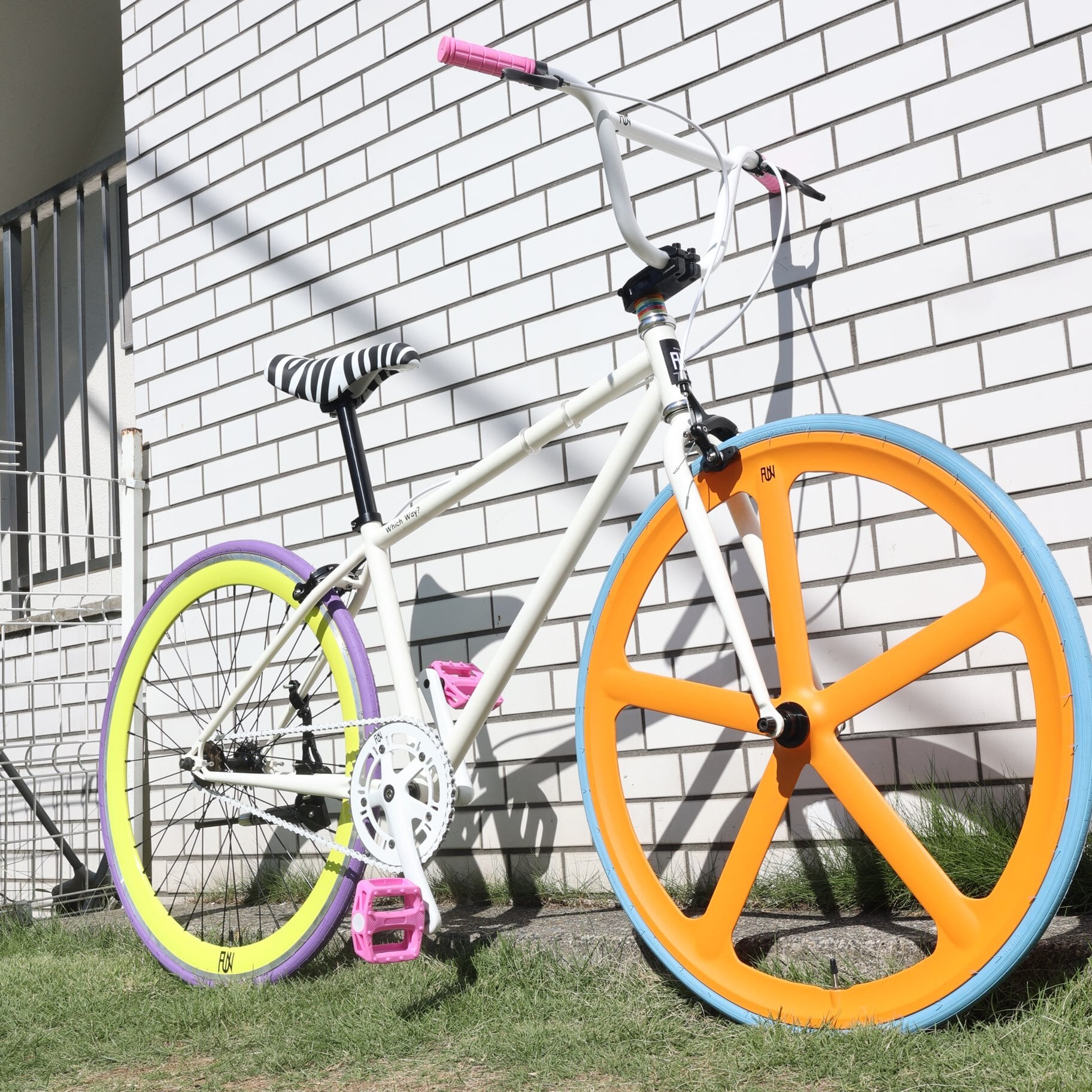 FIXED GEAR 700C 白 配達可能