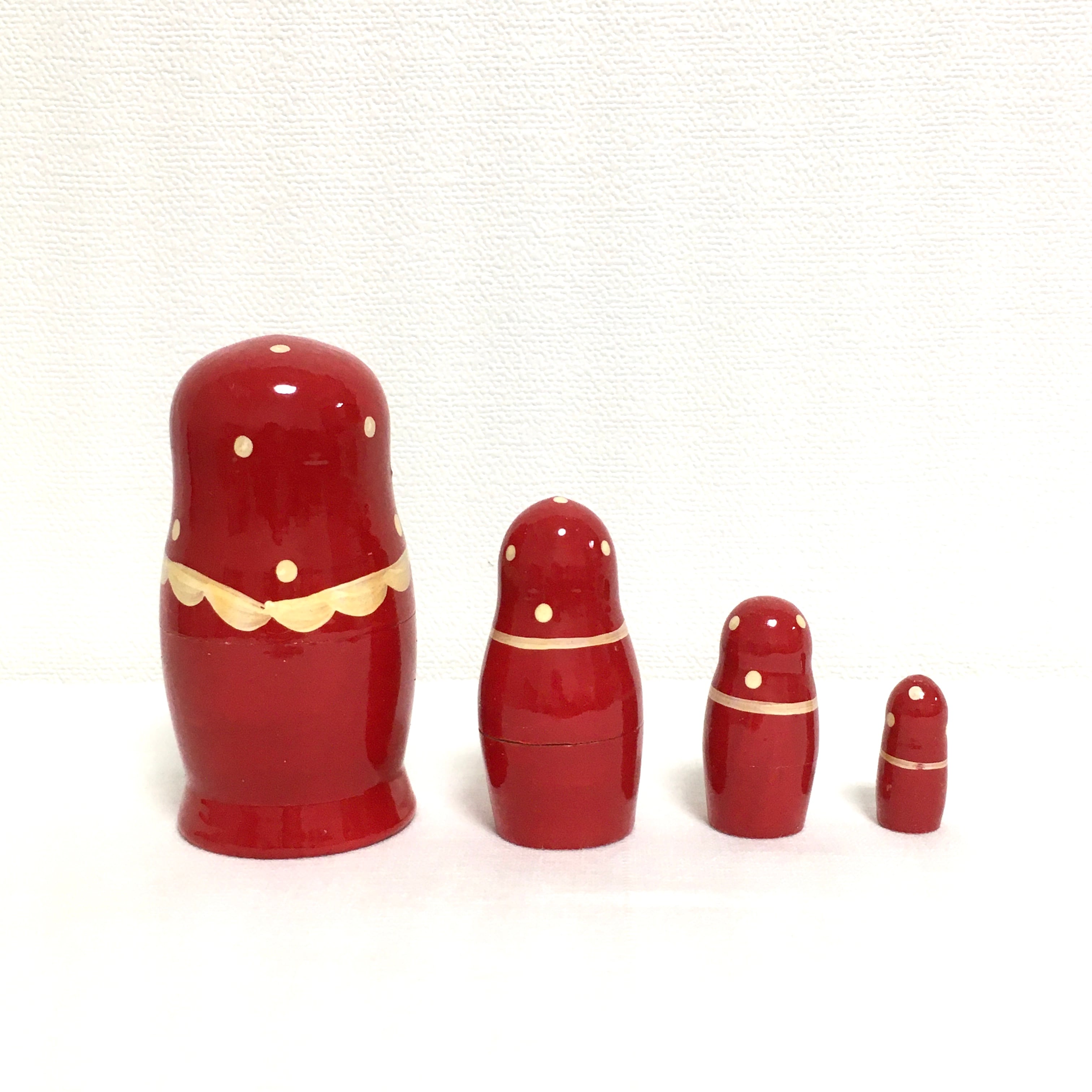 女の子 伝統柄 マトリョーシカ 9cm 4ピース 赤 ロシア製 セミョーノフ