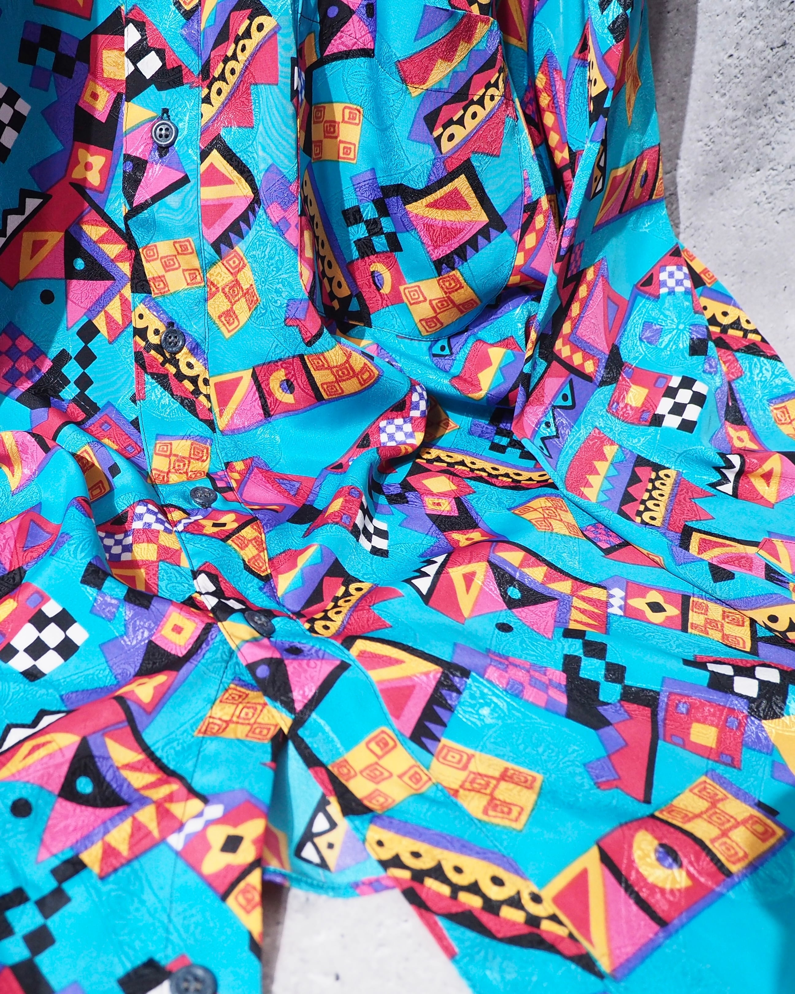 1990s Beautiful Geometric patterns vintage Drape loose shirt