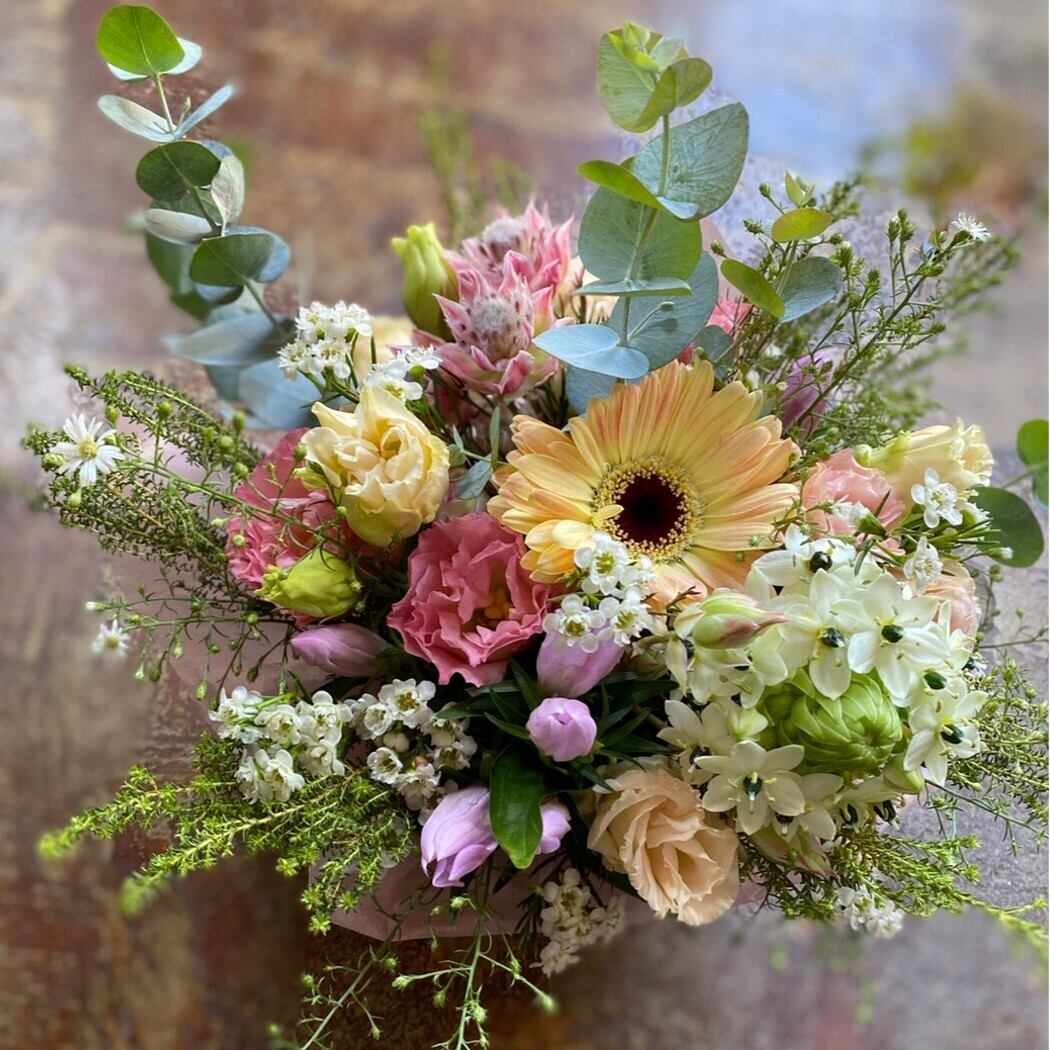 店頭お渡し Ewalu オーダーメイドアレンジメント 縦横cm 高さ25cm 湘南茅ヶ崎 顔の見えるお店