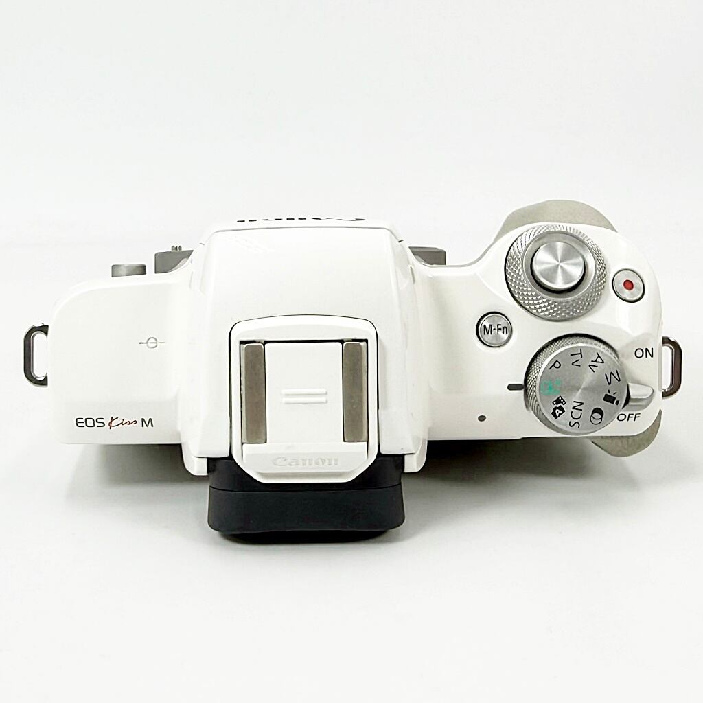 Canon EOS kissM ホワイト ミラーレスカメラ 美品】キヤノン CANON EOS Kiss M ダブルズームキット ホワイト ミラー