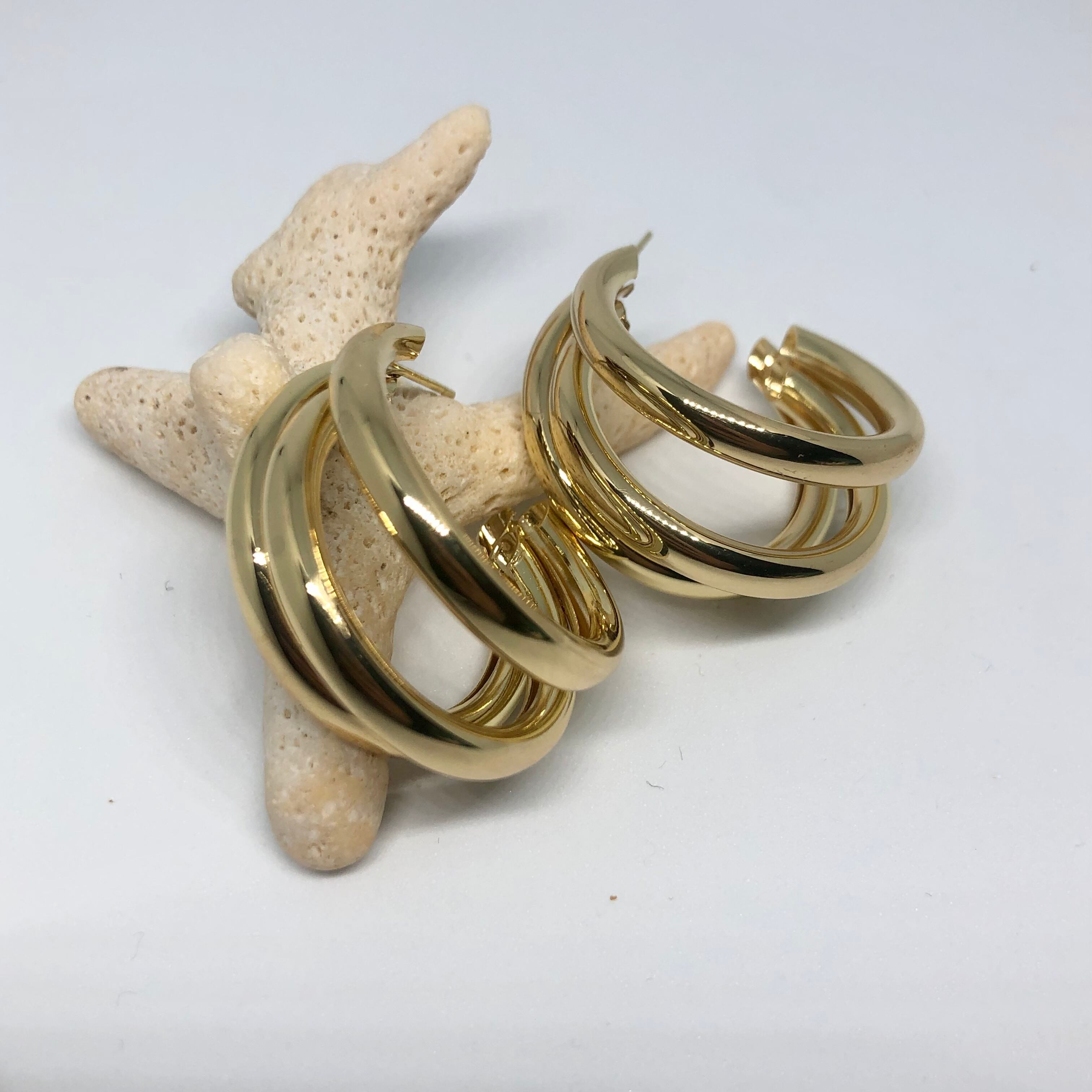 三連フープピアス　ゴールド