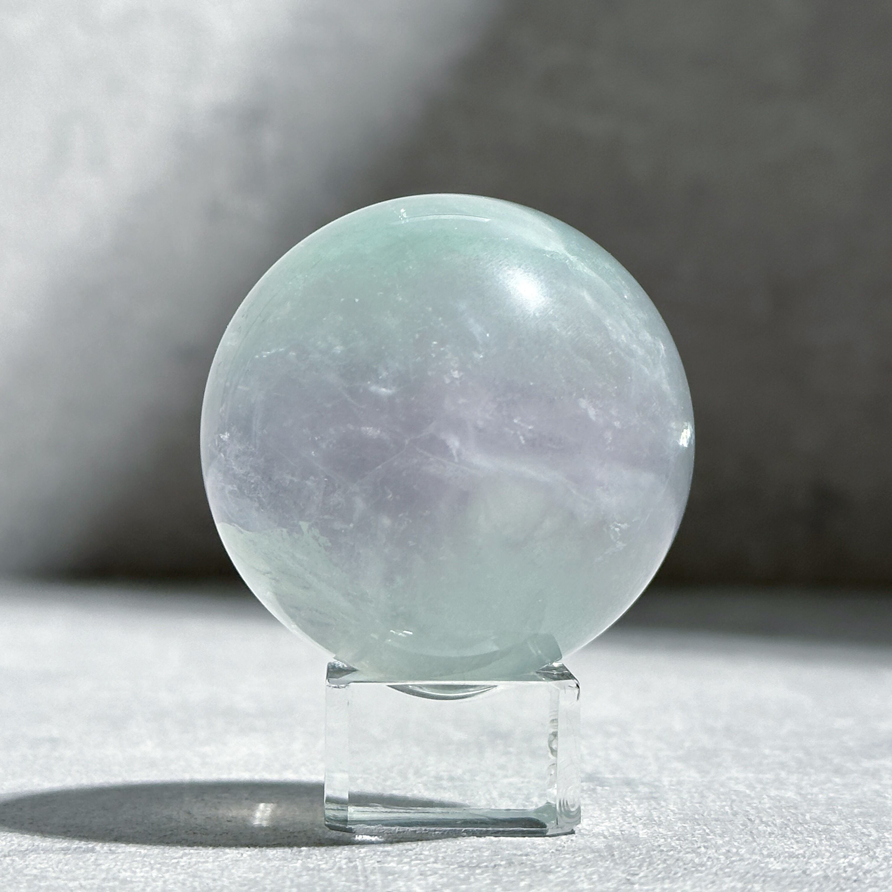 ブルーフローライト　スフィア　4.2㎝　スカイブルー　レア　虹　フローライト レア⭐︎ブルーフローライトスフィア60mm | Moon Crystal