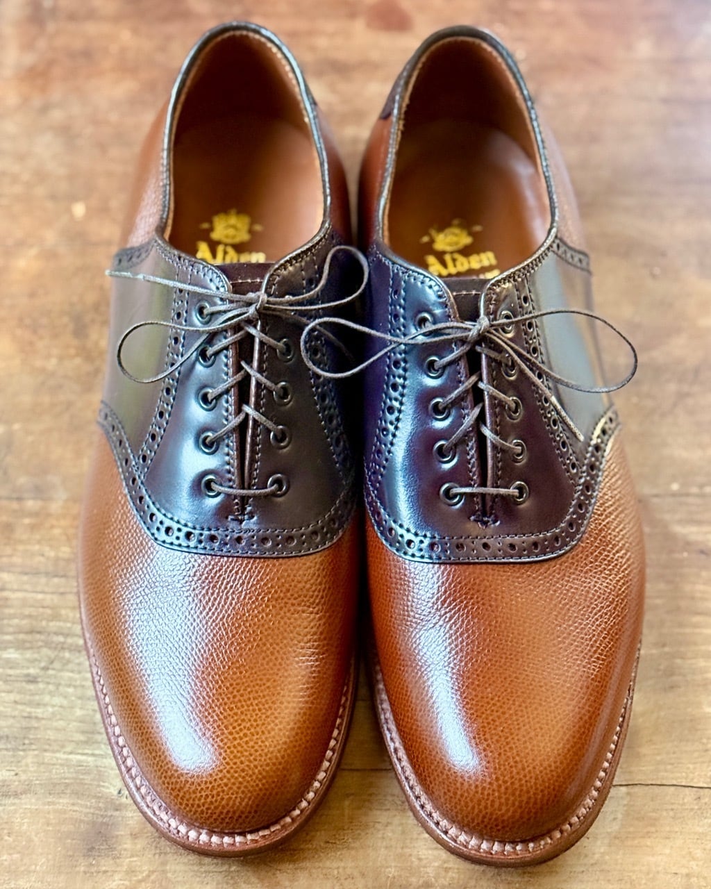 新品 Alden オールデンマディソン別注 レンジャーモック コードバン 赤