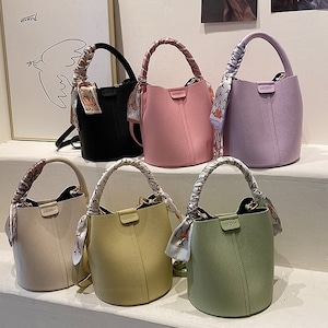 One Handle Bucket Bag KRE1842