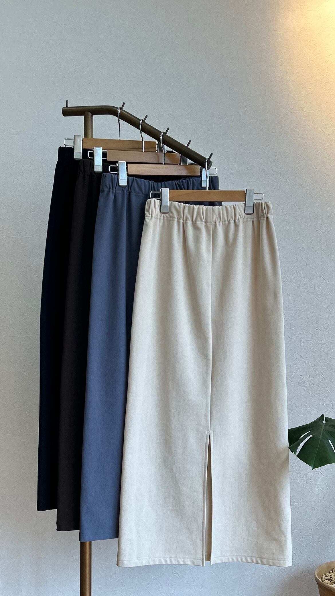 レオサーモ ストレートタイトスカート・cafune | private labo