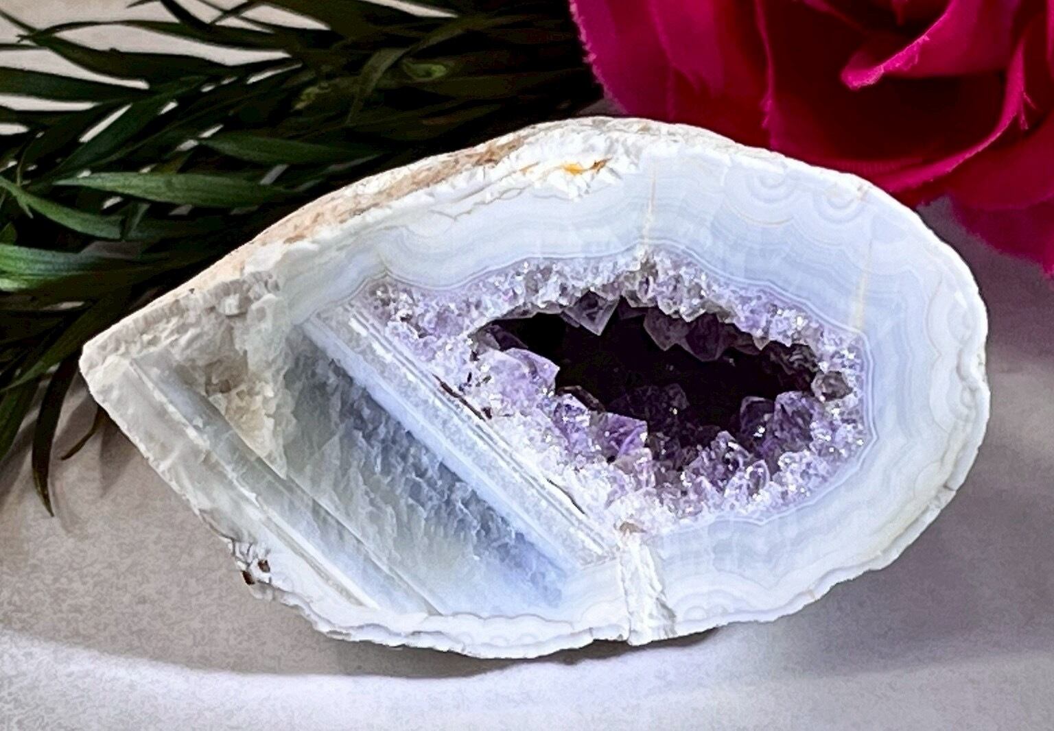 開運・金運のお守り龍神の宿る洞窟】龍穴 天然石 ジオードメノウ 原石