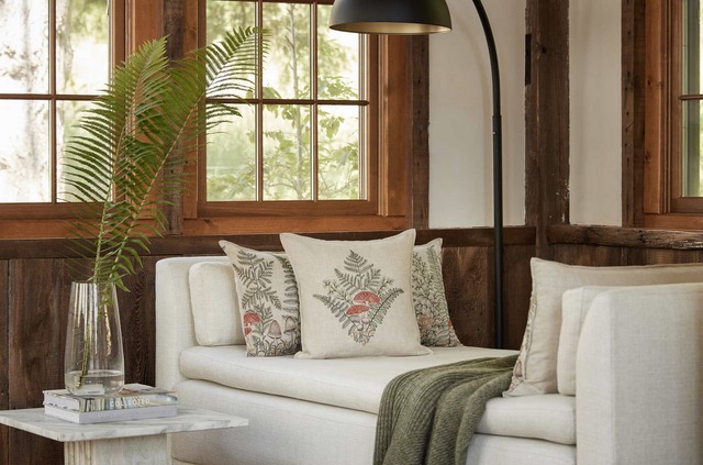 CORAL&TUSK「Mushrooms and Ferns Lumbar Pillow」キノコとシダ  クッションカバー 40x80cm  (コーラル・アンド・タスク)