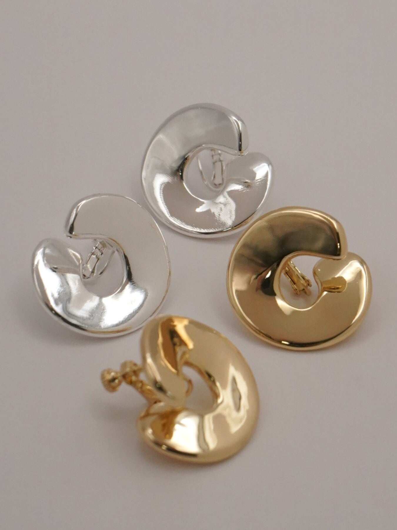 【9/下旬〜10/上旬入荷次第お届けのご予約】CHIGNON/シニヨン コロネメタルイヤリング 0065-451SH F