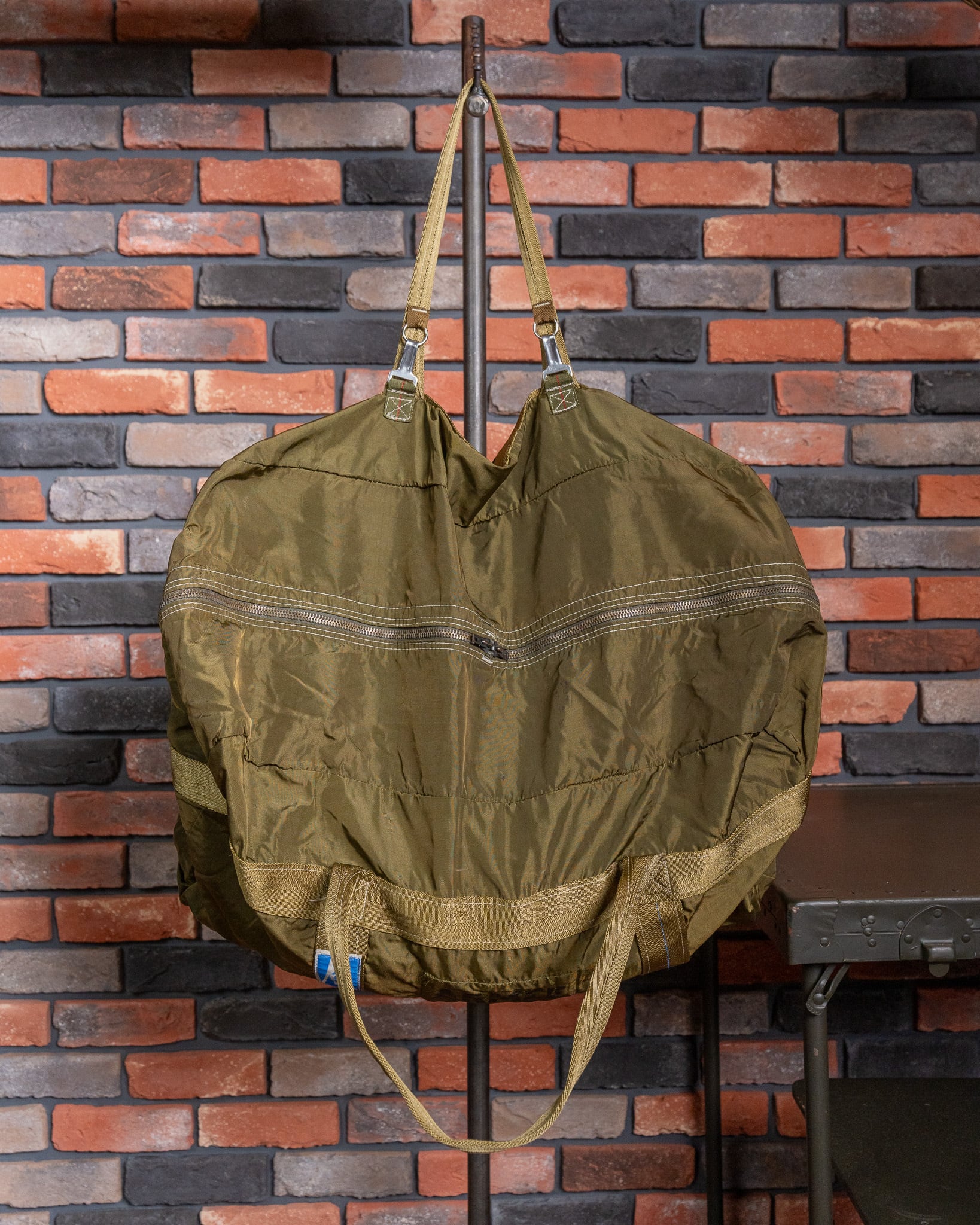 85年製　フランス軍　パラシュートバッグ French Air Force 80-90s Paratrooper Bag 65L フランス空軍