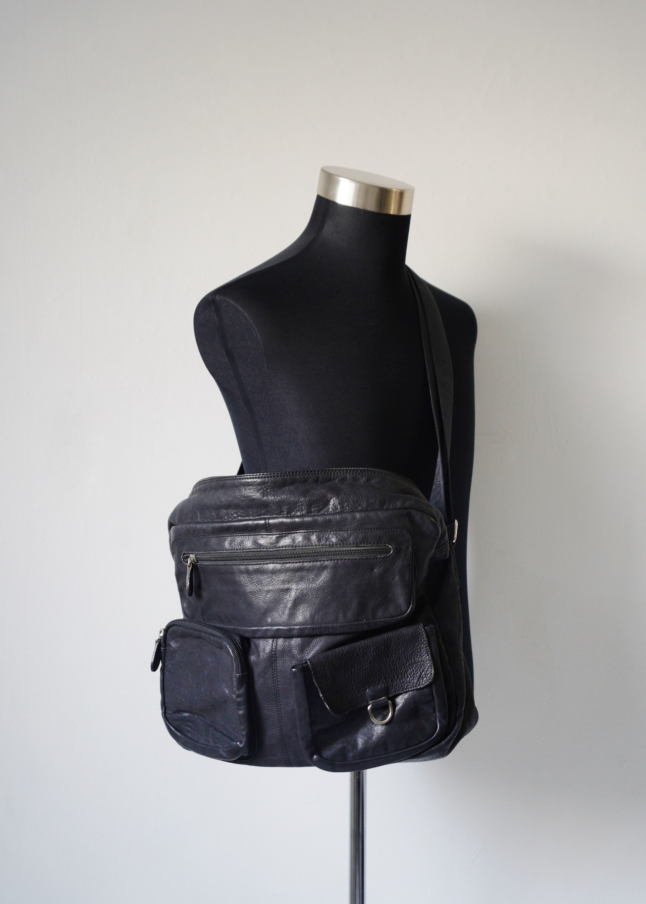 EMPORIO ARMANI leather shoulder bag