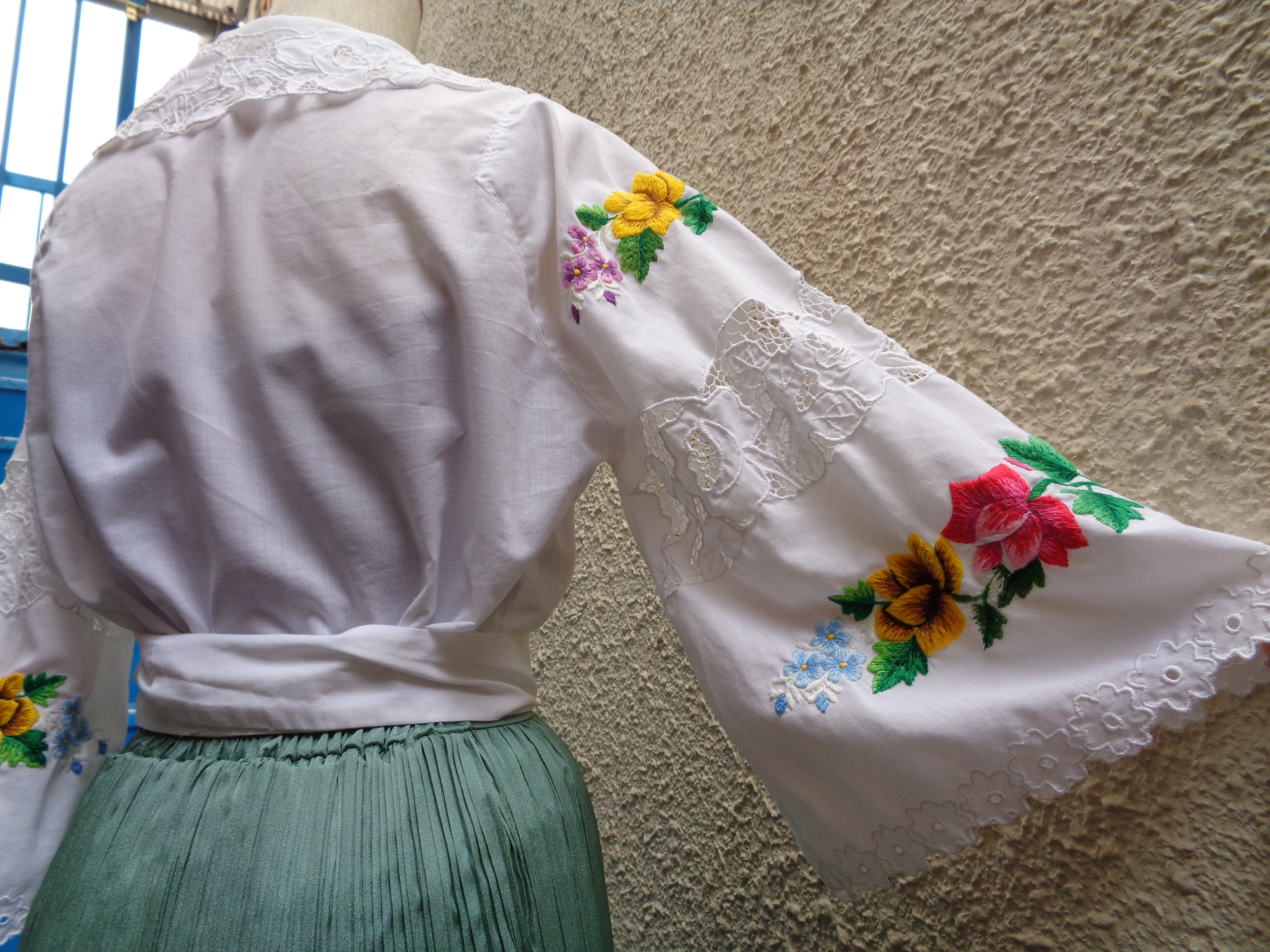 European flower embroidery flare sleeve blouse／ヨーロピアン花刺繍 フレアスリーブ ブラウス | BIG  TIME ｜ヴィンテージ 古着 BIGTIME（ビッグタイム） powered by BASE