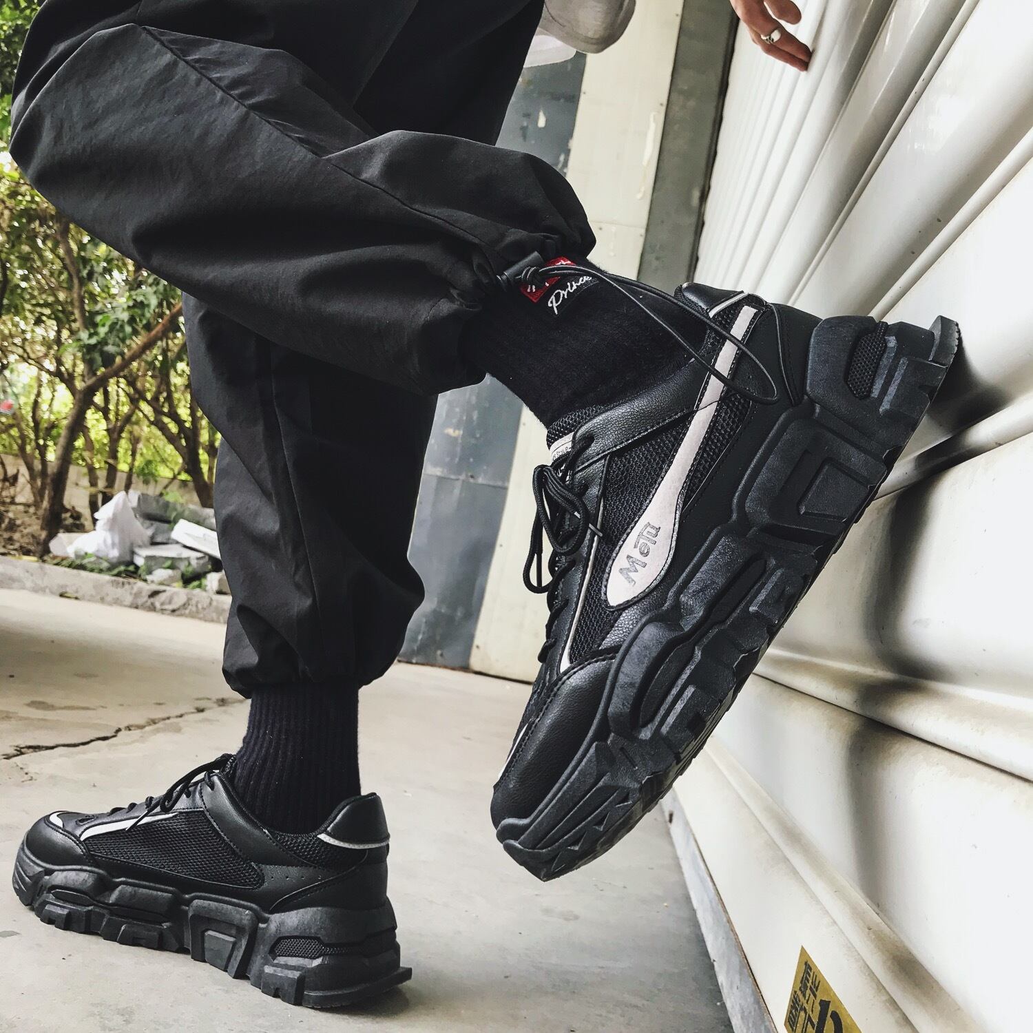 【予約販売】ダッドスニーカー メンズ アグリースニーカー スポーティー 厚底 靴 シンプル ホワイト ブラック お洒落 カジュアル ストリート 24.5cm/25cm/25.5cm/26cm/26.5cm/27cm