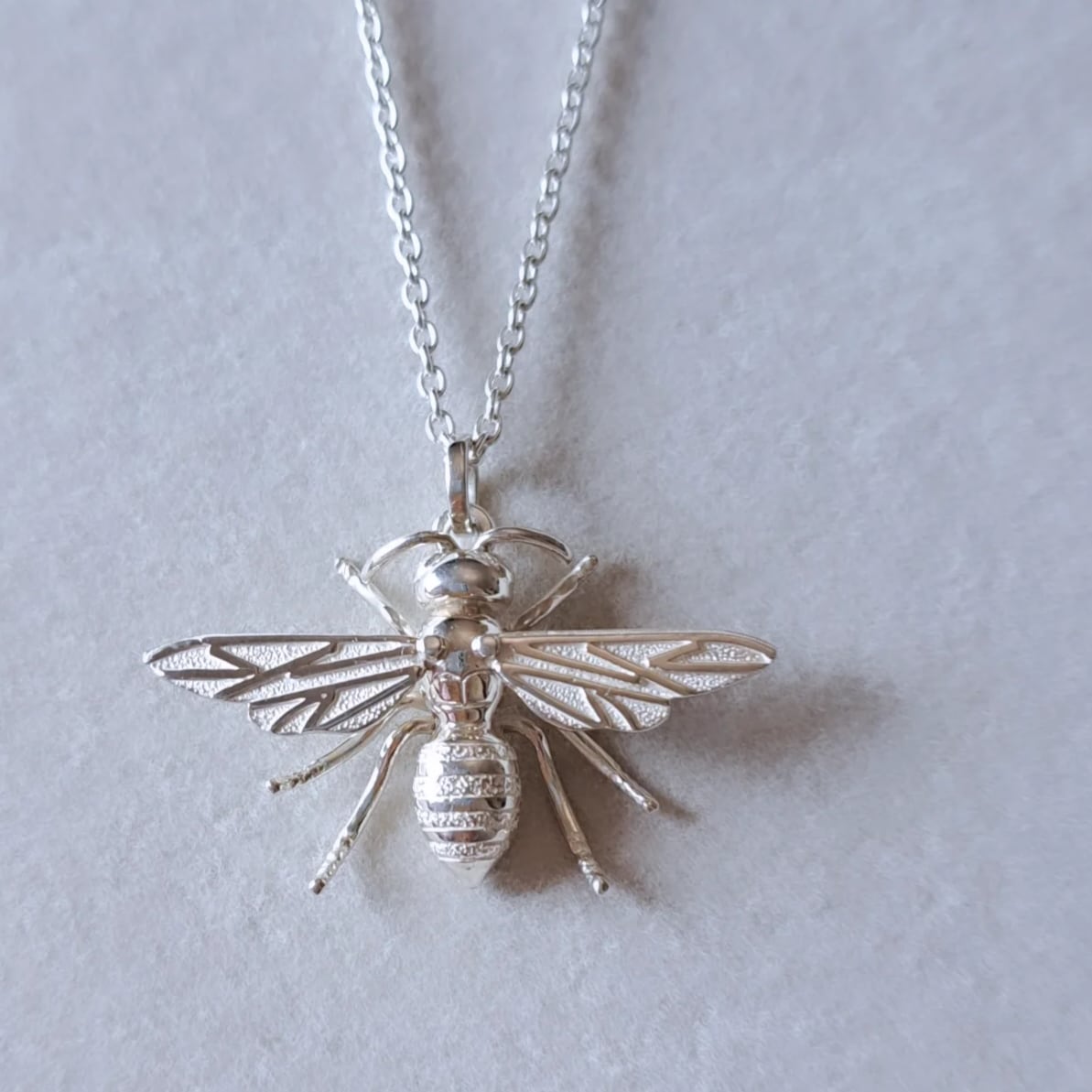 蜂 ペンダントトップ 】スズメバチ 蜂ネックレス 蜂アクセサリー ハチ