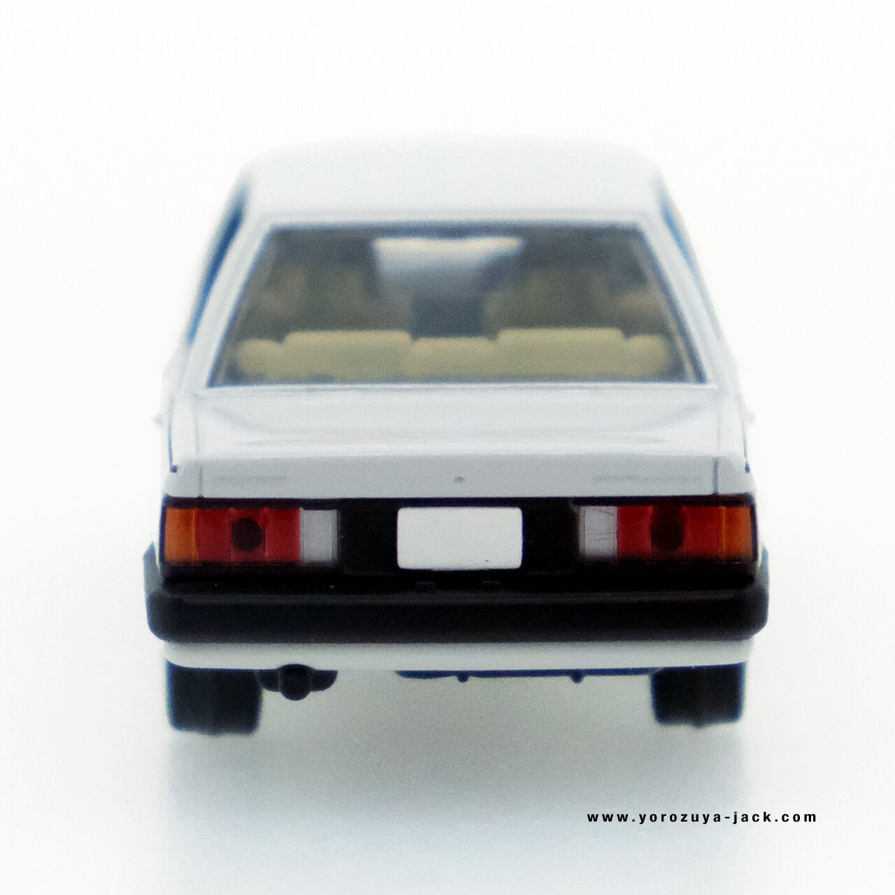 トミカリミテッドヴィンテージネオ LV-N68a トヨタ カリーナ 1500 SG