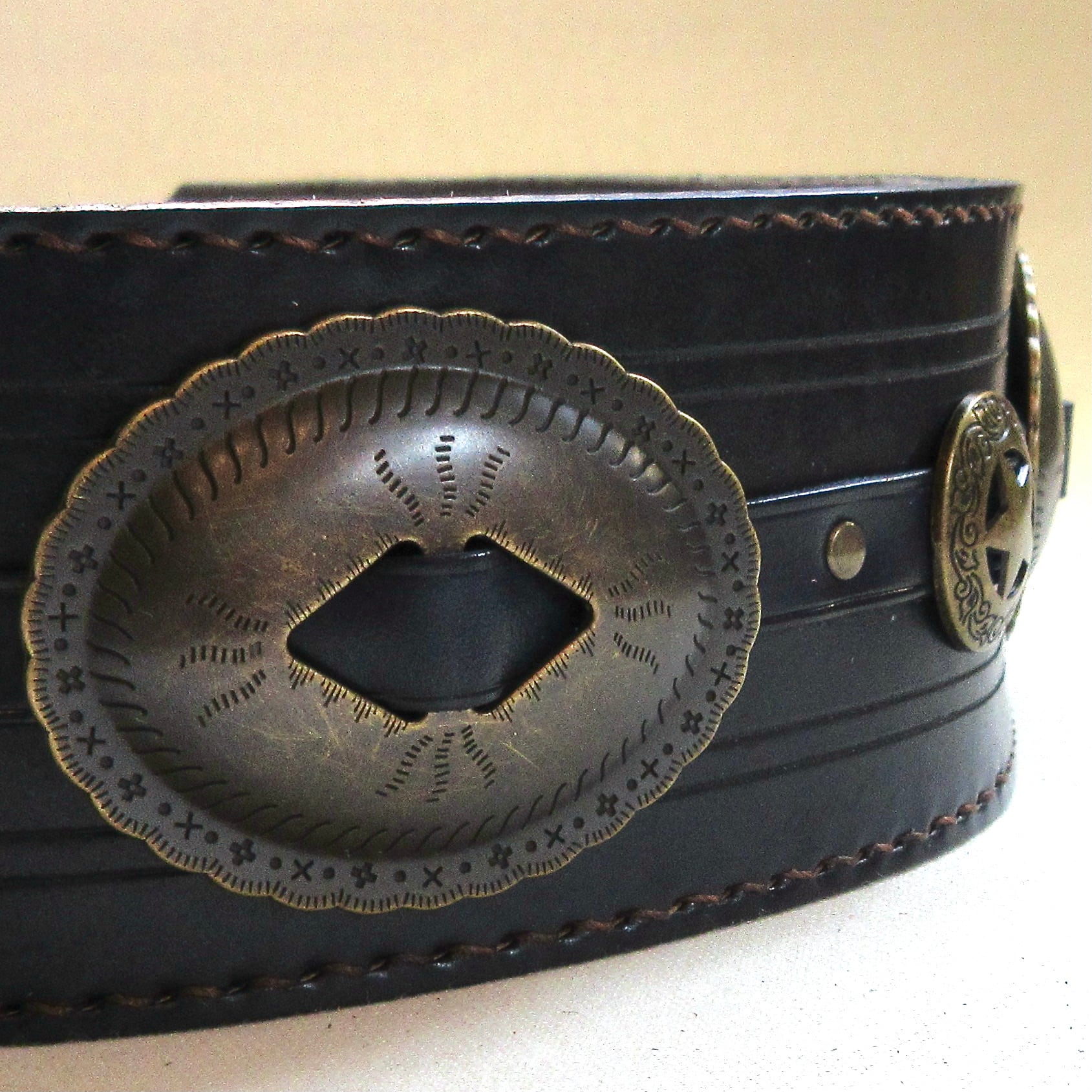 本革製ストラップ（ネイビー／コンチョ）st221 | wizardleather