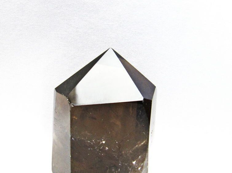 ☆スモーキークォーツ 六角柱 煙水晶 幅250mm 奥行210mm 高さ330mm 質量約20Kg 台座付き パワーストーン 浄化 開運 札幌 北20条店 ☆スモーキークォーツ 六角柱 煙水晶 幅250mm 奥行210mm 高さ330mm